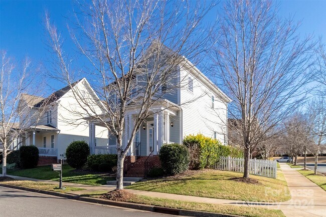 Building Photo - 16323 Spruell St