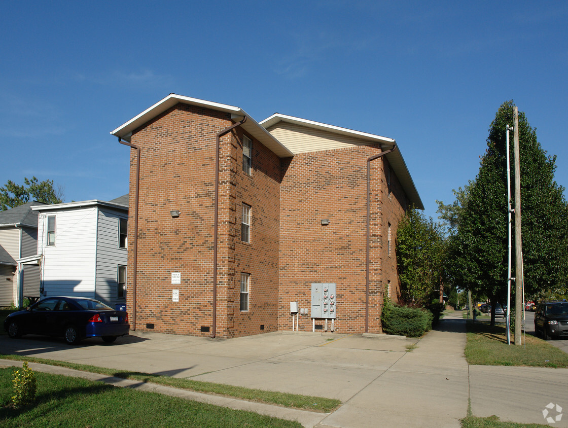 Building Photo - University Suites