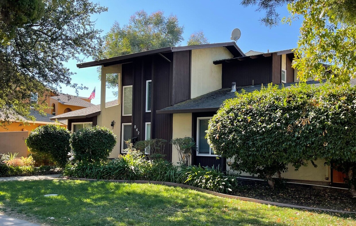 Foto principal - 842-844 Pollard Rd