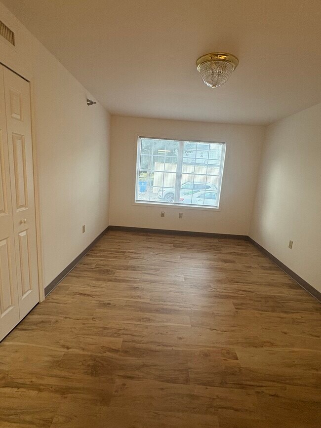 Building Photo - 223 S Camp Ave
