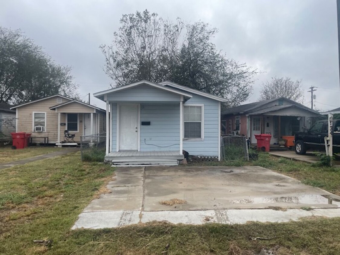 Primary Photo - Cozy 1 Bedroom, 1 Bathroom Rental in Robstown
