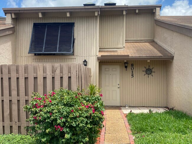 Foto del edificio - 8015 SW 21st Ct