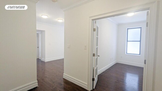 Foto del edificio - 24-39-39 38th St