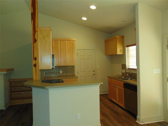 Building Photo - 110 Chestnut Ridge