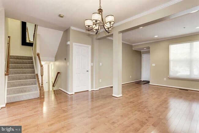 Building Photo - 4 Austringer Ct