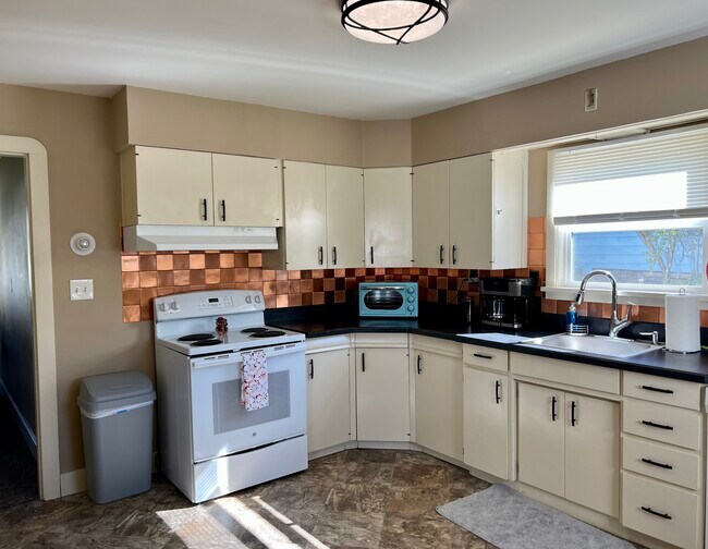 Foto del edificio - 3133 Paxson Ave