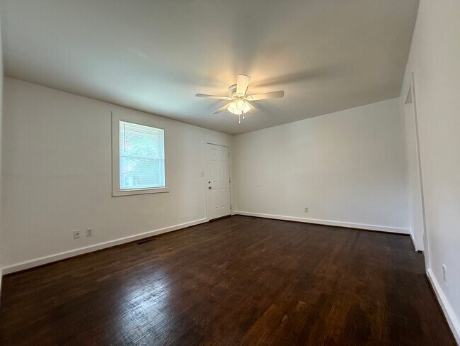 Foto del edificio - 2615 Albion St