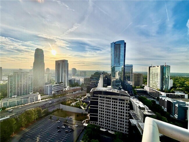 Foto del edificio - 3338 Peachtree Rd NE