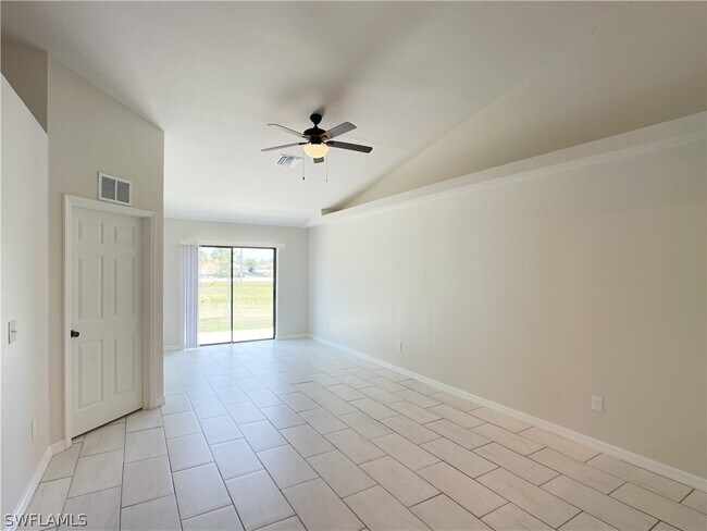 Building Photo - 3615 SW 8th Pl