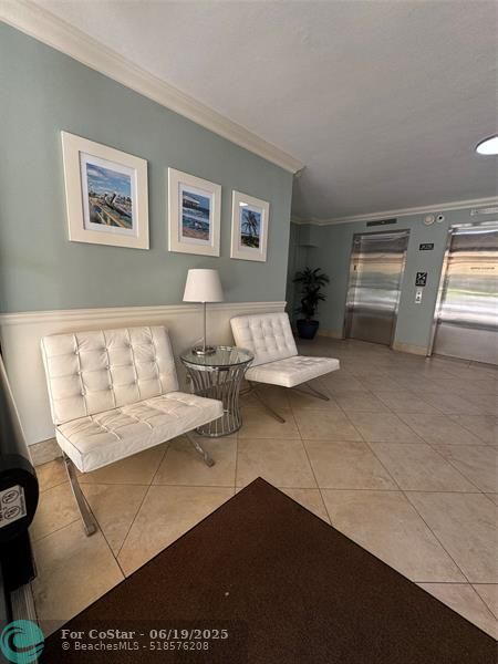 Foto del edificio - 3200 N Palm Aire Dr