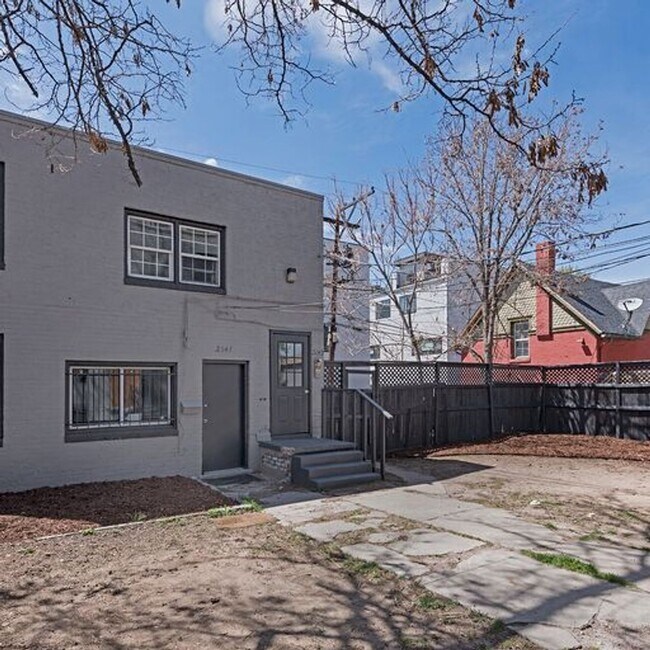 Building Photo - 2153 Lafayette St