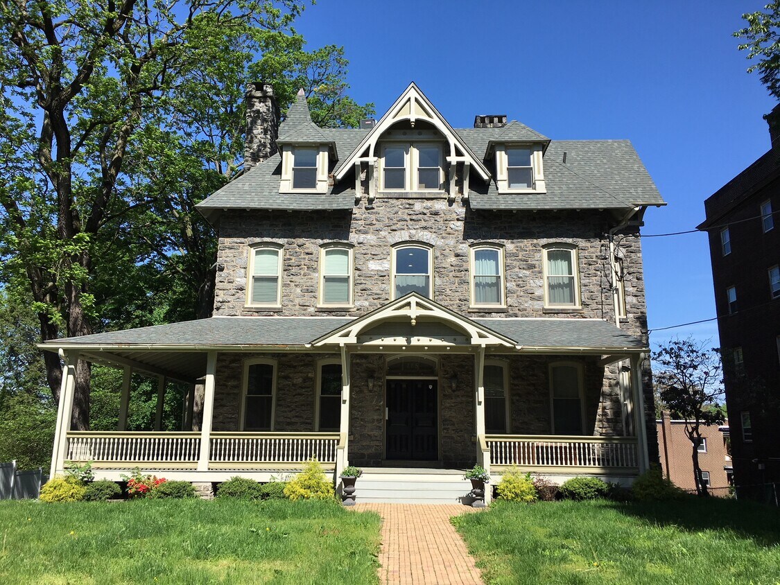 Primary Photo - West Mt Airy