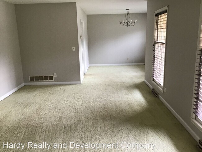 Building Photo - 3 br, 2 bath House - 29 Maplewood Square