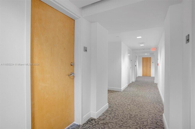 Building Photo - 350 S Miami Ave