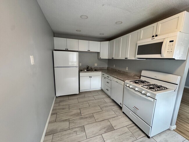 Foto del edificio - 3234 Heatherton Dr