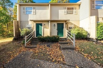 Building Photo - 34 Edgehill Cove