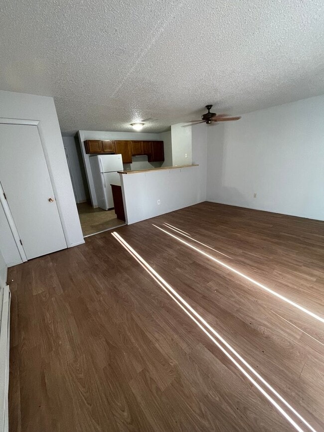 Foto del edificio - 440 W 4th St