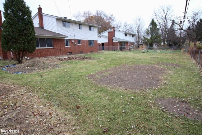 Foto del edificio - 18672 Beatrice St