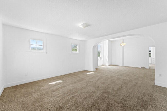 Foto del edificio - 4800 Holdings LLC