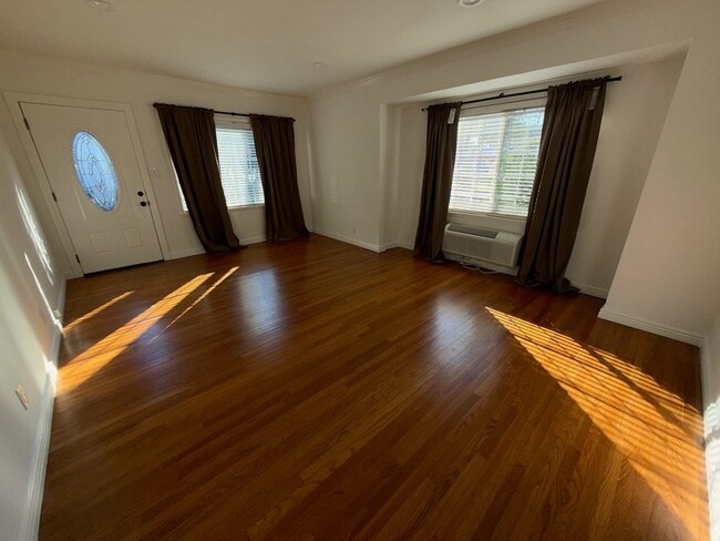 Foto del edificio - 14641 Moorpark St