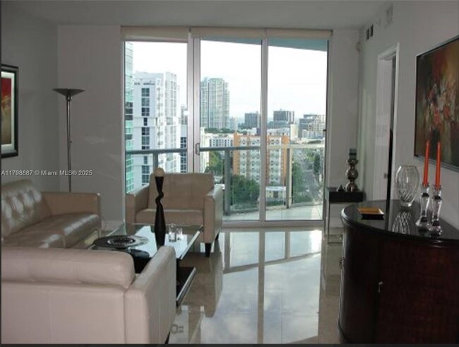 Foto del edificio - 185 SW 7th St