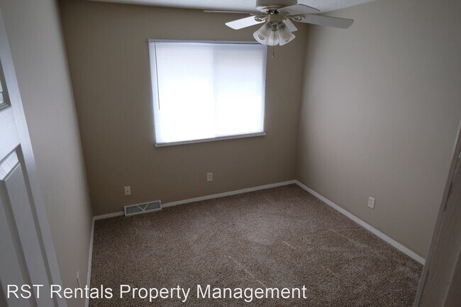 Foto del edificio - 327 Riley Dr