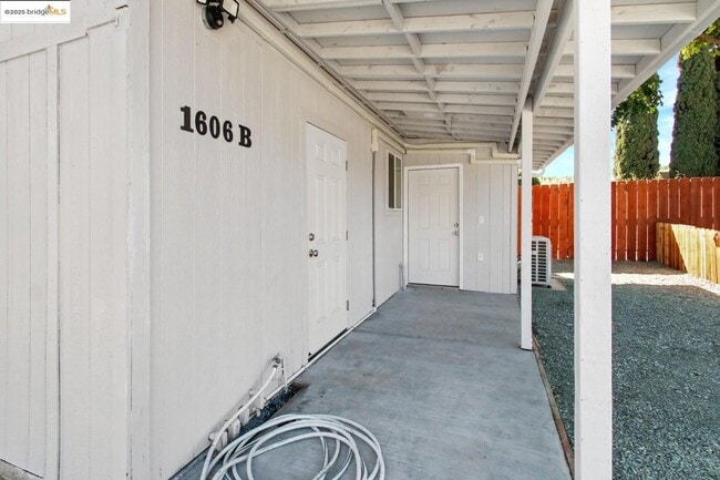 Foto del edificio - 1606-1618 Viera Ave