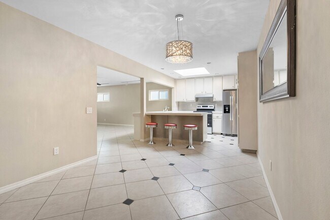 Foto del edificio - 3 Bedroom 2 Bathroom home available NOW