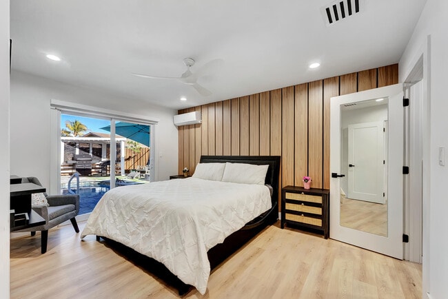 Building Photo - 707 W Boulevard Chatelaine