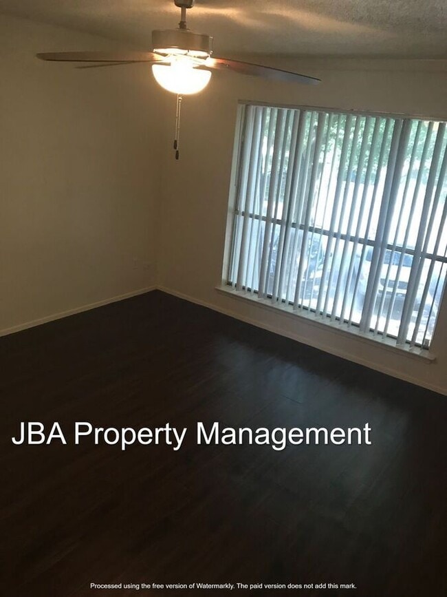 Foto del edificio - 1758 Belshire Ct
