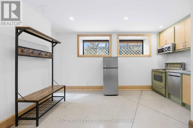 Building Photo - 67 Shannon St