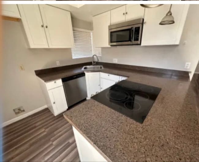 Building Photo - 283 Riverview Way