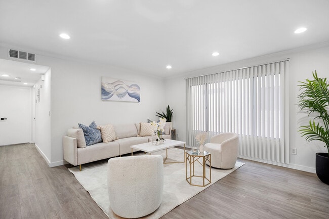 Building Photo - 408 Burchett St