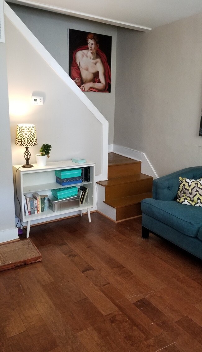 Living room - 3401 Pleasant Plz