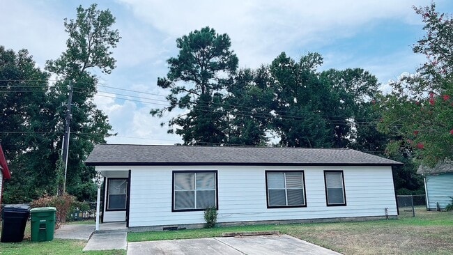 Building Photo - 9406 Alcala