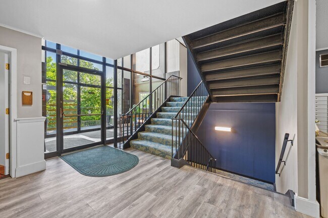 Building Photo - Beautiful 1 bedroom apartment