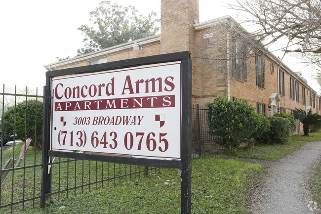 Building Photo - Concord Arms