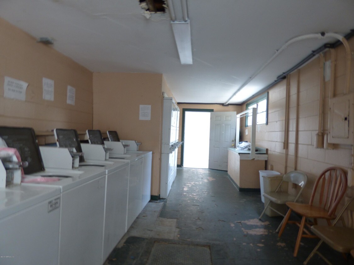 2441 Spring Park Rd Unit 34, Jacksonville, FL 32207 Room for Rent in