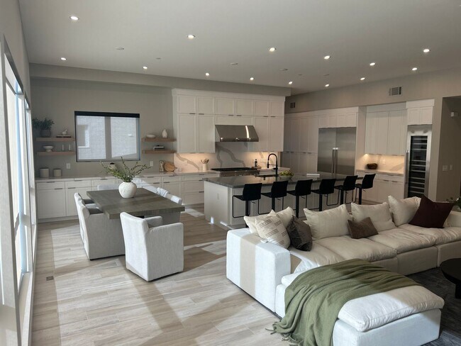 Building Photo - Fully Furnished Rancharrah Villa