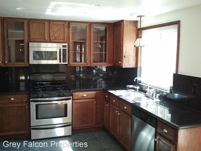 Building Photo - 3 br, 2 bath House - 1751 Rue De La Mer