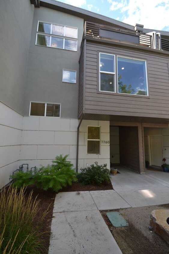 Modern 3 Bedroom 3 Full Bathroom Townhome in Midvale!!! - Modern 3 Bedroom 3 Full Bathroom Townhome in Midvale!!!