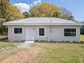 Building Photo - 6476 48th Ave