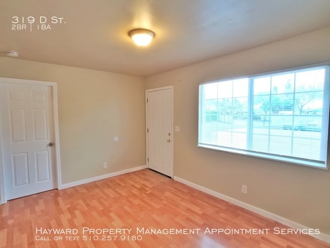 Building Photo - 319 D St