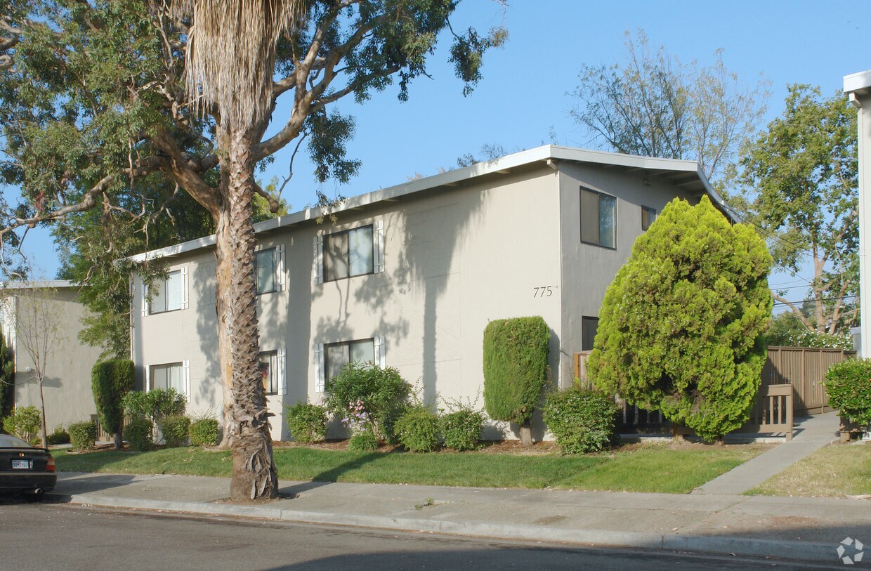 Building Photo - 775 Sharmon Palms Lane