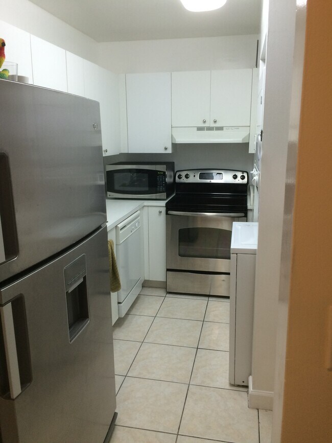 Foto del edificio - 8261 NW 8th St