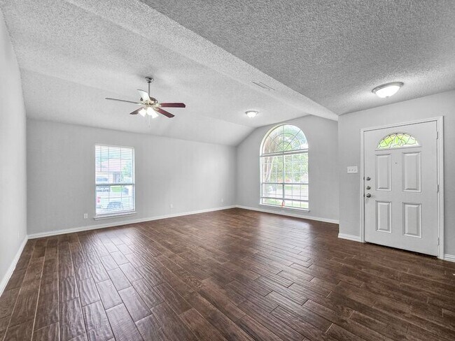 Building Photo - 6600 Rhea Ridge Dr