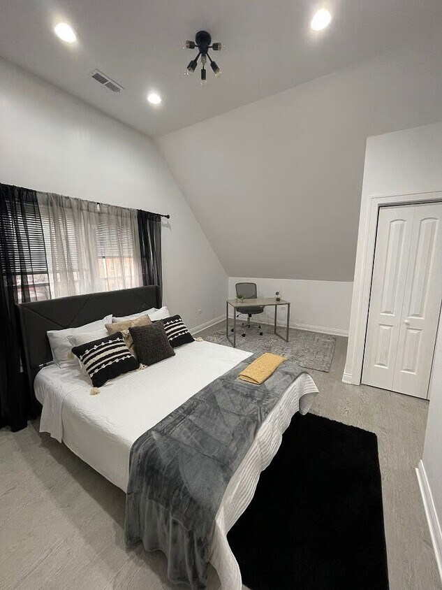 Foto principal - 2727 W Wilcox St