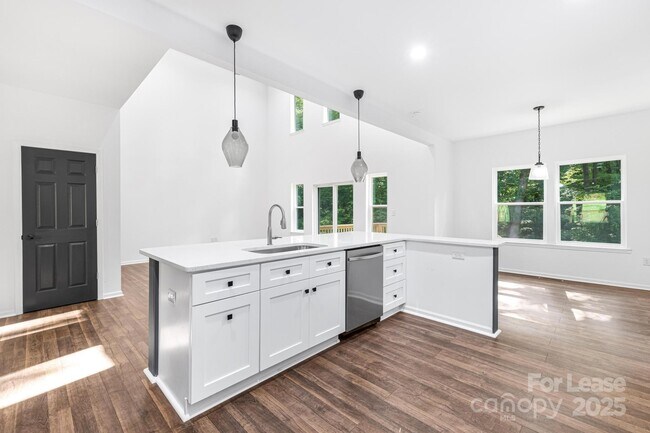 Building Photo - 114 Cotswold Ct