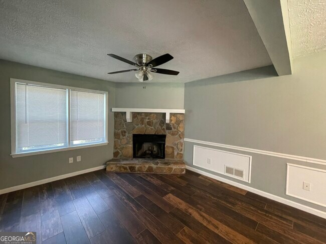 Building Photo - 3076 Mill Falls Ct