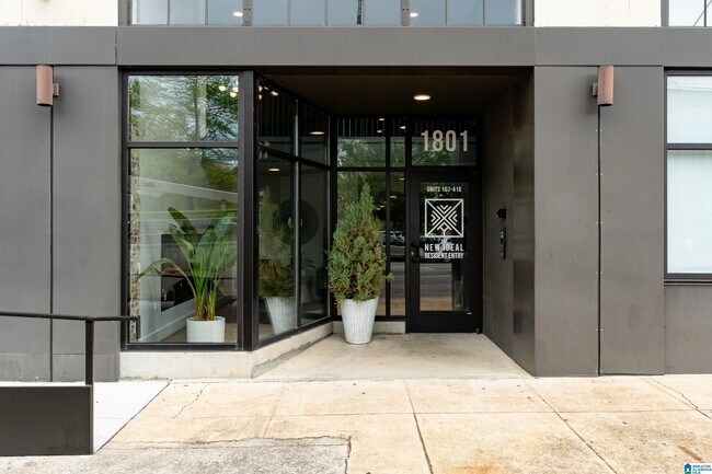 Foto del edificio - 1801 2nd Ave N